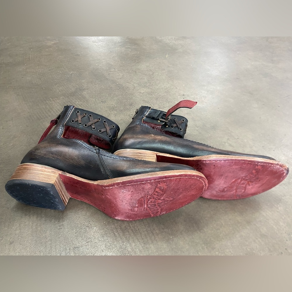 Freebird Women's Black and Brown Flats with Red Accents - Picture 3 of 8